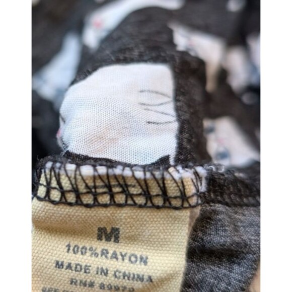 Love Notes Women Top Cats Black Cropped Button Front Rayon Tie Hem Medium - Picture 7 of 8